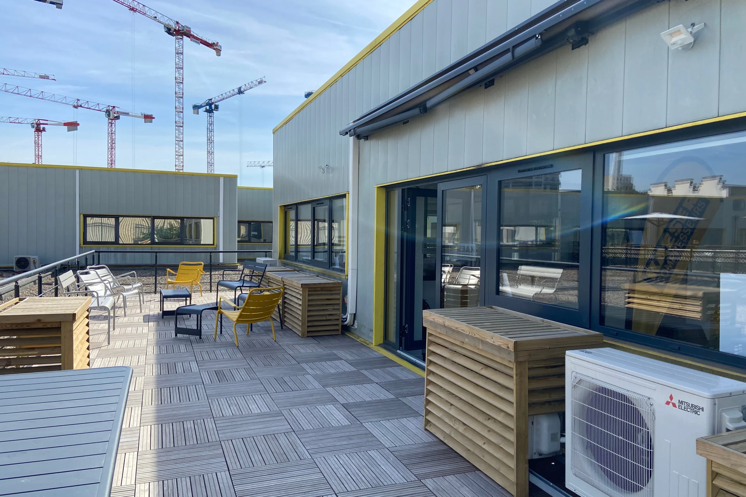Terrasse de l’entreprise après travaux