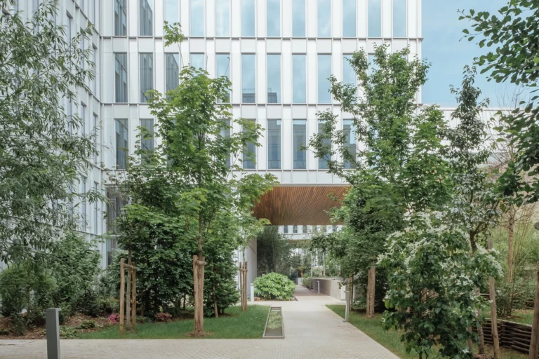 Image du bâtiment et des jardins