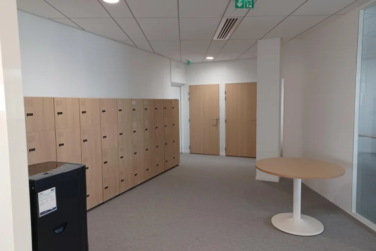 Installation-de-vestiaires-pour-entreprises