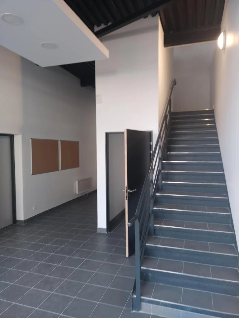 Rénovation des parties bureaux du bâtiment industriel