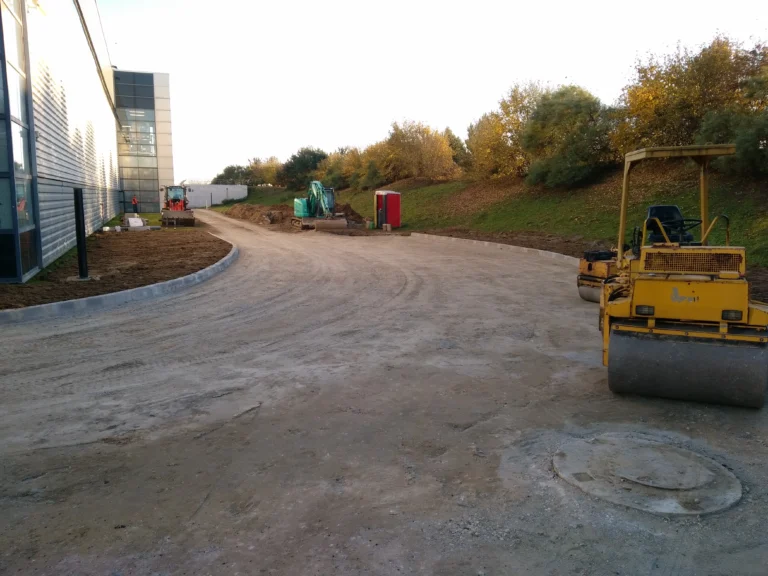 Travaux des espaces extérieurs du bâtiment logistique