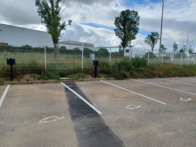 bornes-de-recharge-electrique-entrepot-logistique-renovation